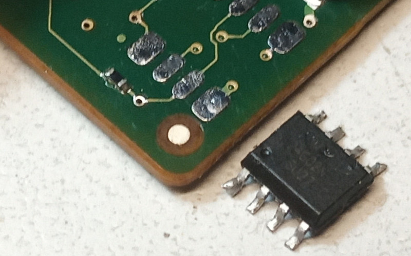 HDD Board Replacement: Memory IC Swap