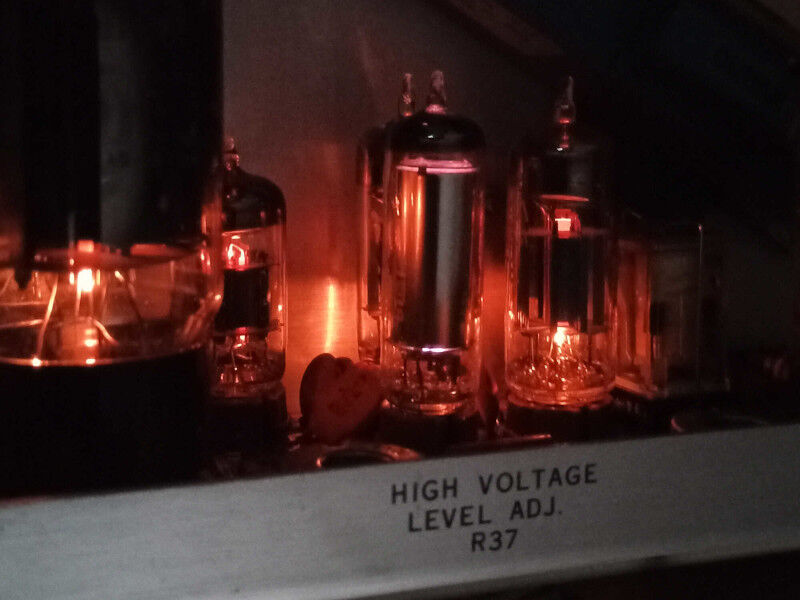 11 HP 491C Microwave Amplifier